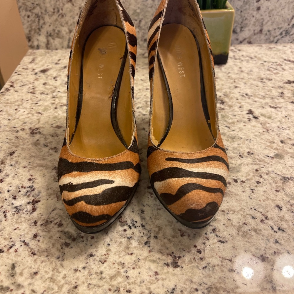 Nine West Animal Print Pointed Toe Pumps in Brown & Black